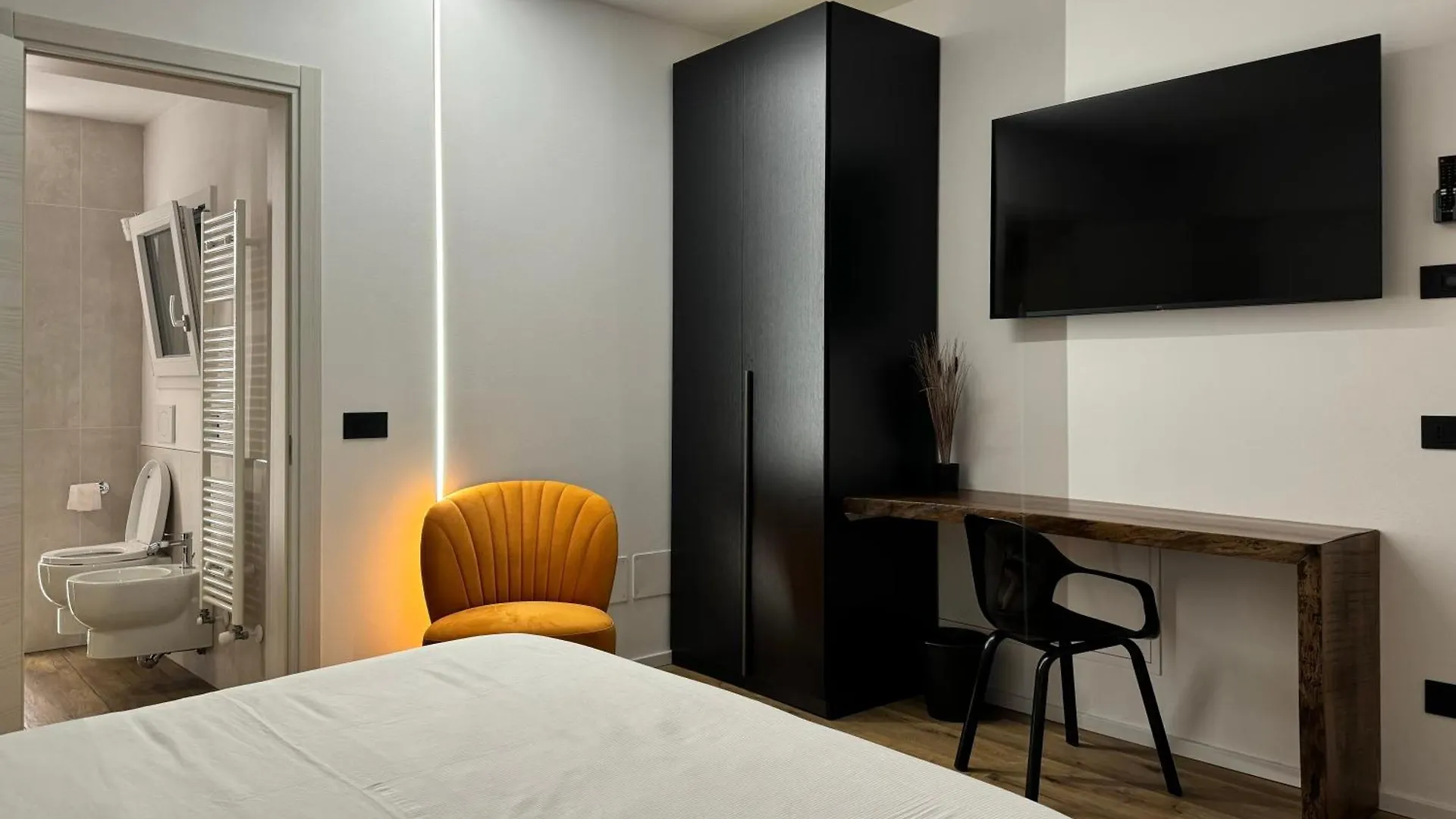 Guest house Adisartur Elegant B&B Orzinuovi Italy